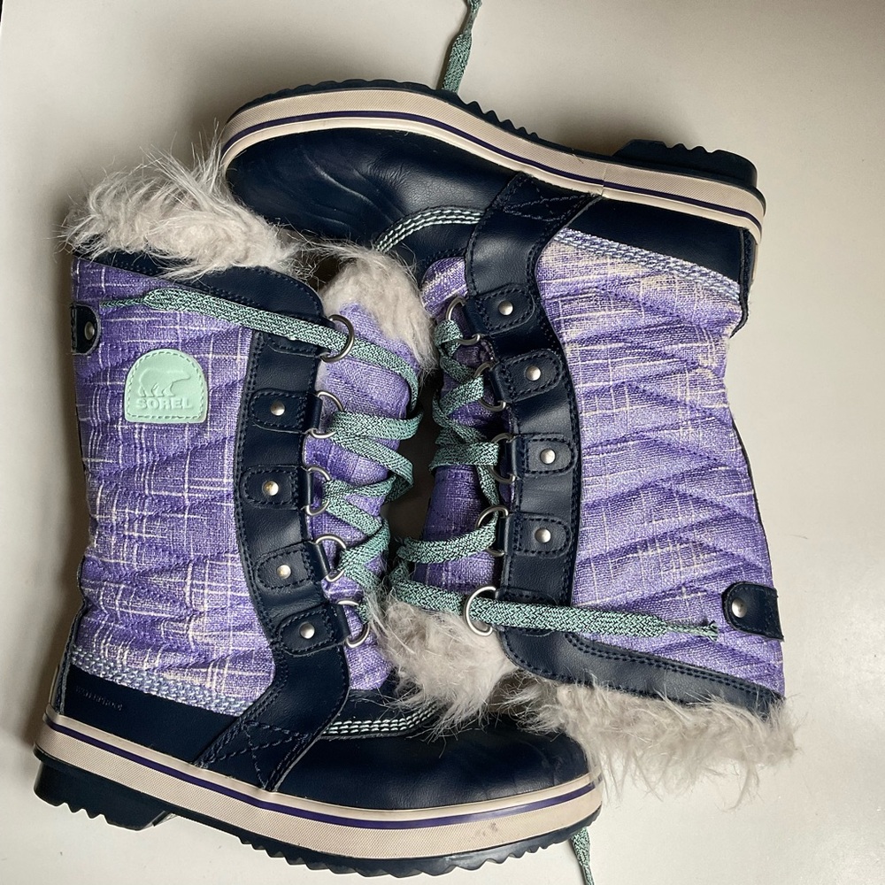 Sorel Tofino Purple Boots with Faux Fur